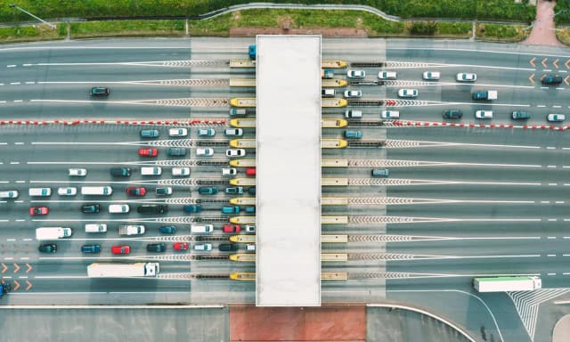 Od kiedy płatne autostrady w Polsce? Kluczowe zmiany i daty