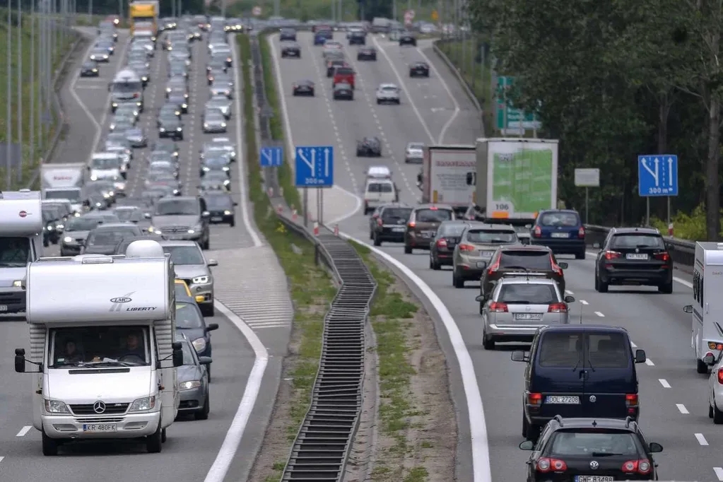Jak jechać autostradą: uniknij najczęstszych błędów i zagrożeń