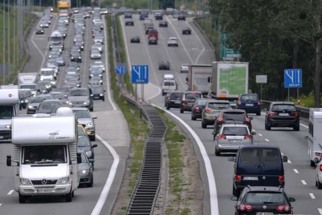 Jak jechać autostradą: uniknij najczęstszych błędów i zagrożeń