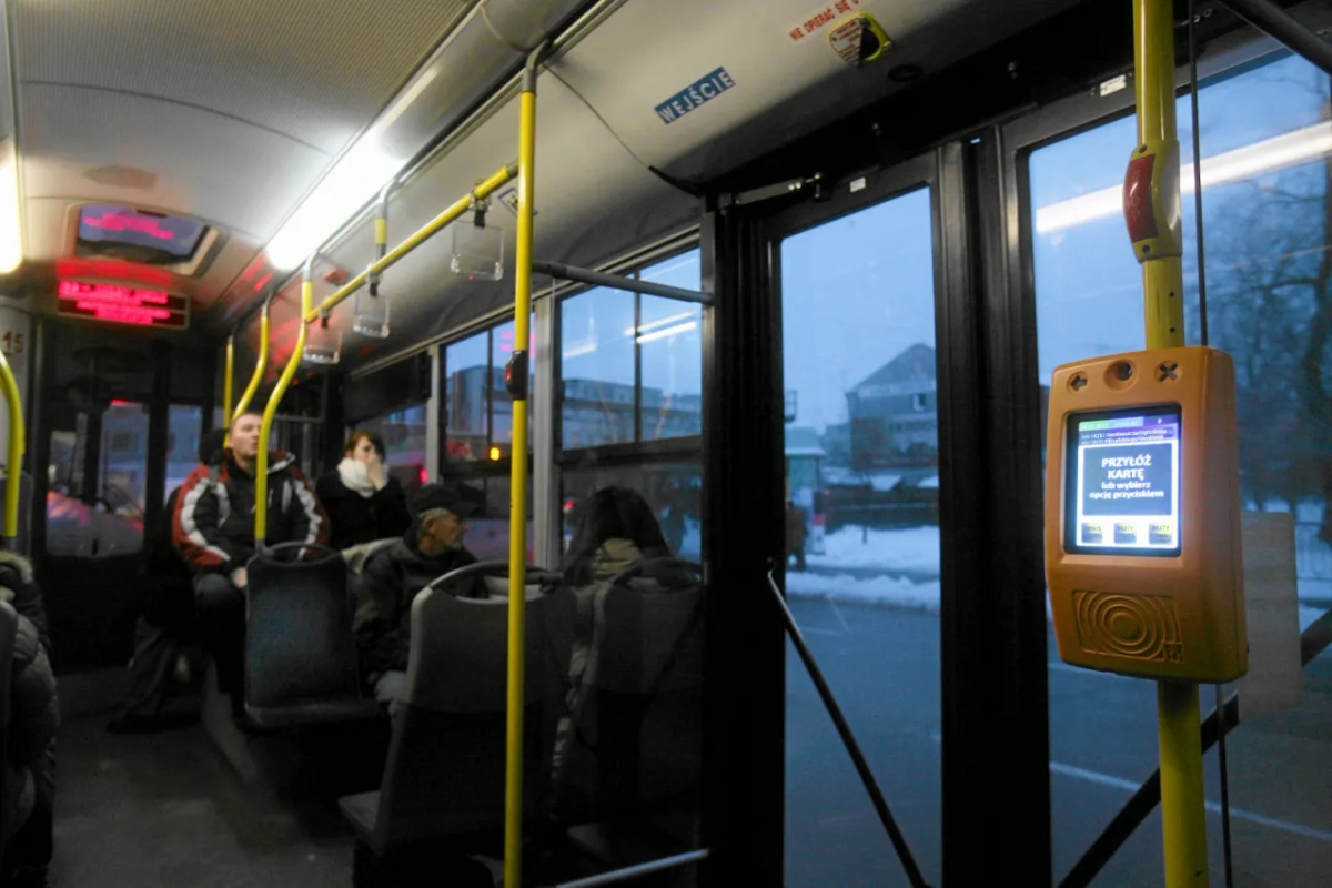 Czy kierowca autobusu może odmówić sprzedaży biletu? Oto prawda.